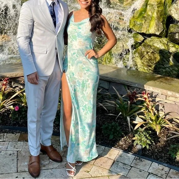 COPY - RESA River Dress in Blue Floral - Picture 3 of 3